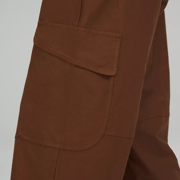 Lululemon Utilitech Cargo Pocket High-Rise Cropped Pant - Picture 4 of 9
